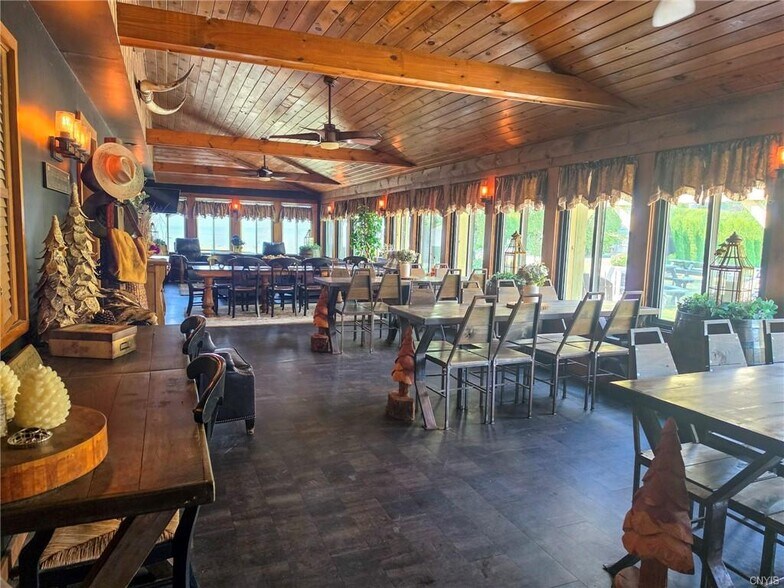 More Photos Of 6266 Lakeshore Rd, Verona Beach Restaurant For Sale