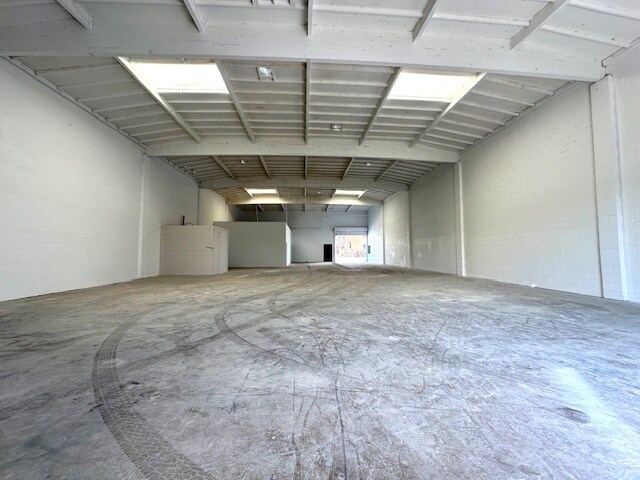 More Photos Of 322 W 131st St, Los Angeles Warehouse For Sale