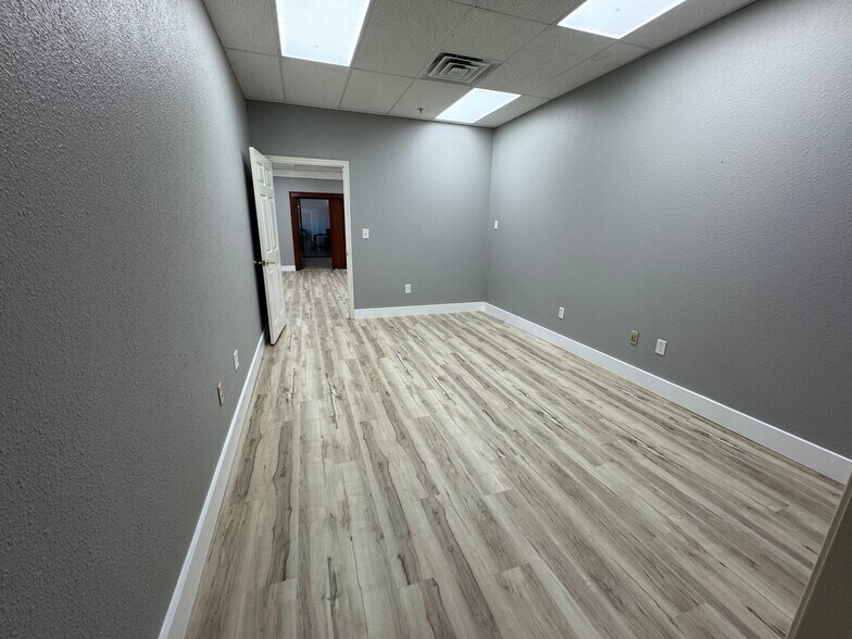 More Photos Of 515 W Southlake Blvd, Southlake Medical For Lease