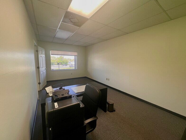 More Photos Of 3586 Aloma Ave, Winter Park Office For Sale
