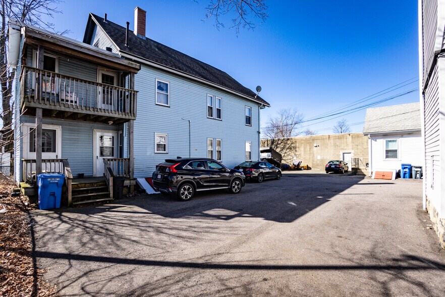 More Photos Of 916R Main St, Waltham Storefront Retail Residential For Sale