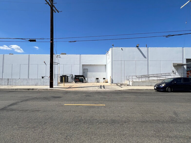 More Photos Of 20301 Nordhoff St, Chatsworth Warehouse For Lease