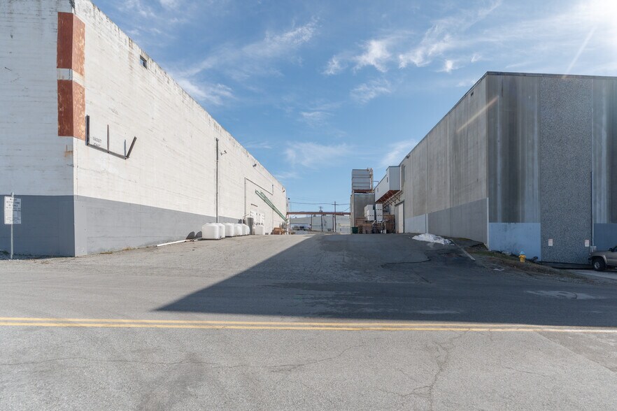 More Photos Of 135 Wapato Way, Manson Warehouse For Sale