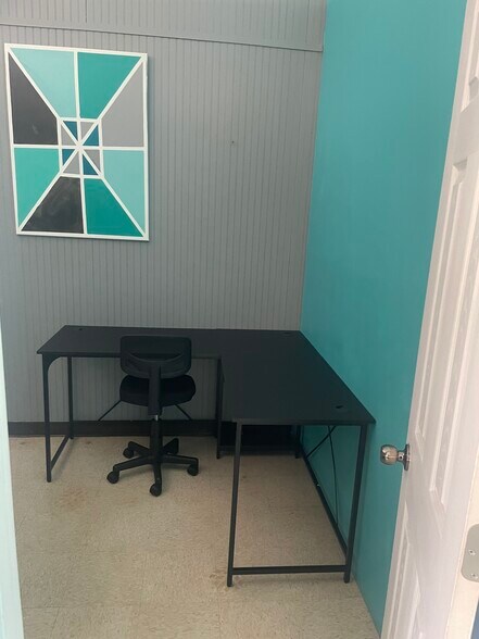 More Photos Of 2124 S Highway 501, Marion Auto Dealership For Lease