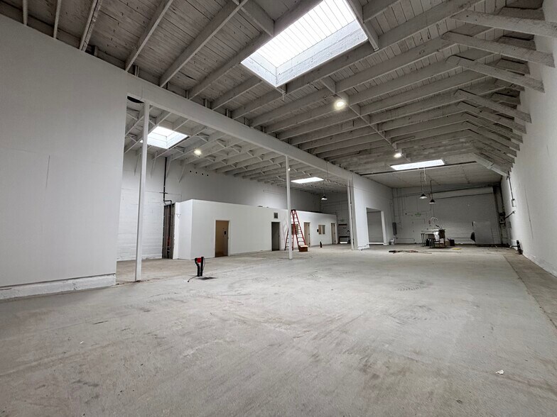 More Photos Of 1562-1566 Bancroft Ave, San Francisco Warehouse For Lease