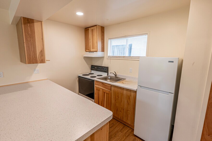 More Photos Of 9037 16th Ave SW, Seattle Apartments For Sale