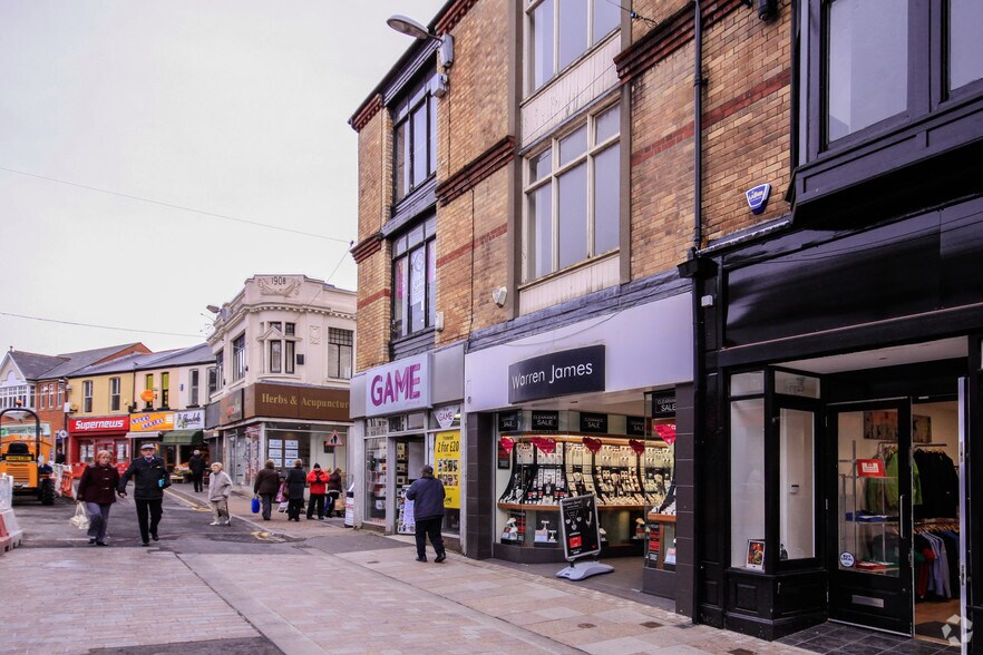 More Photos Of 70 Taff St, Pontypridd Storefront For Lease