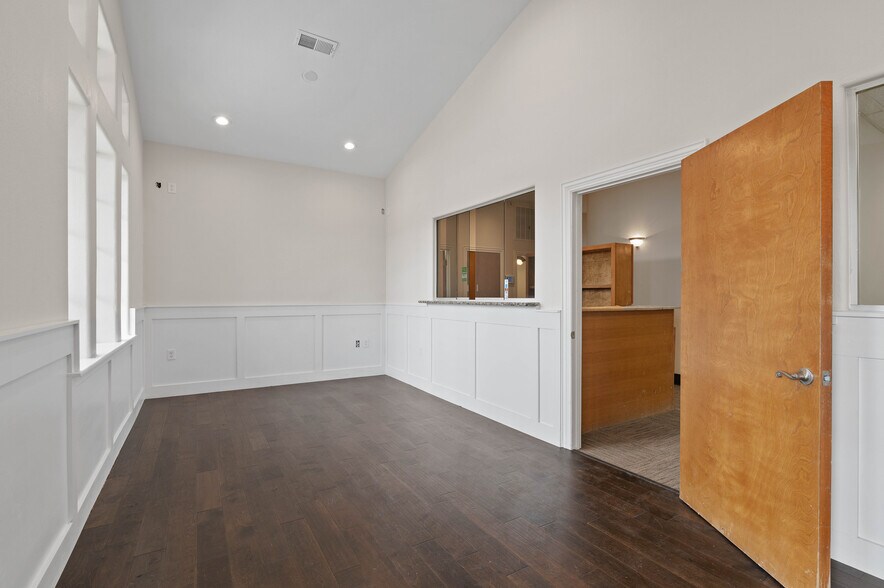 More Photos Of 3605 Interstate 30, Mesquite Medical For Lease