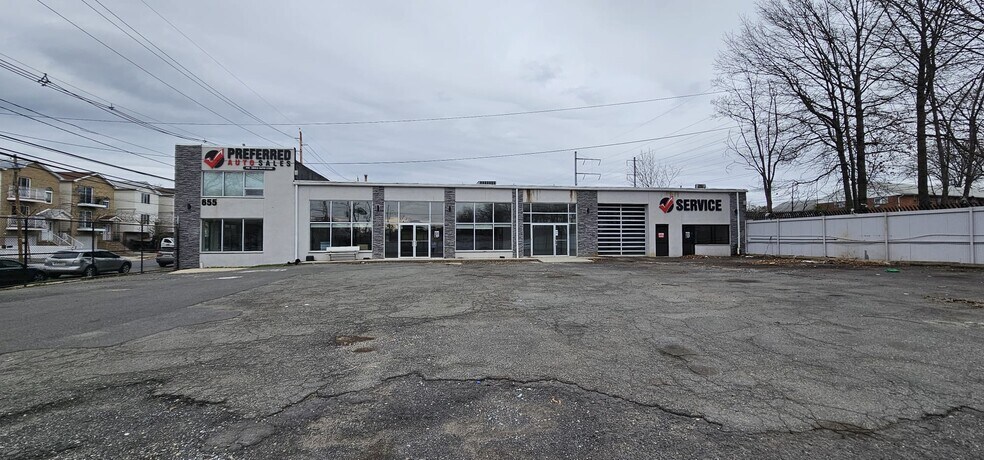 Primary Photo Of 655 Pennsylvania Ave, Elizabeth Showroom For Lease