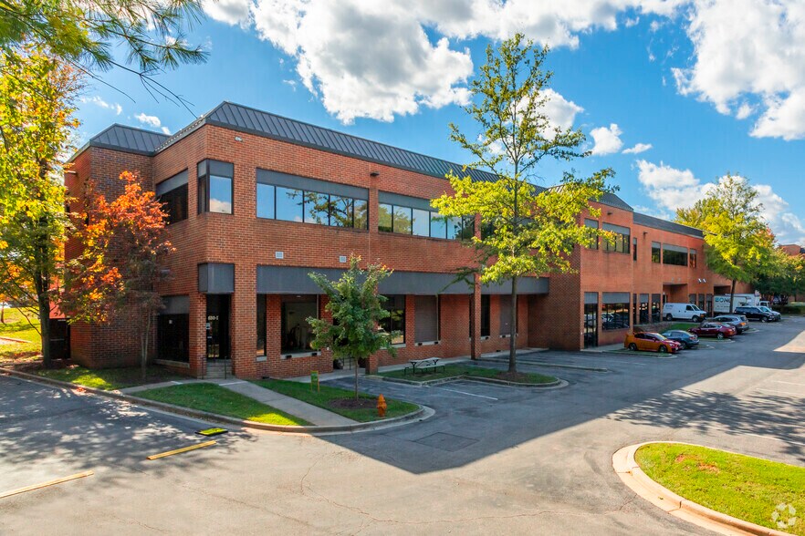 More Photos Of 630 E Diamond Ave, Gaithersburg Light Manufacturing For Lease