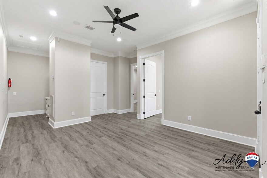 More Photos Of 11601 Spring Cypress Rd, Tomball Medical For Sale