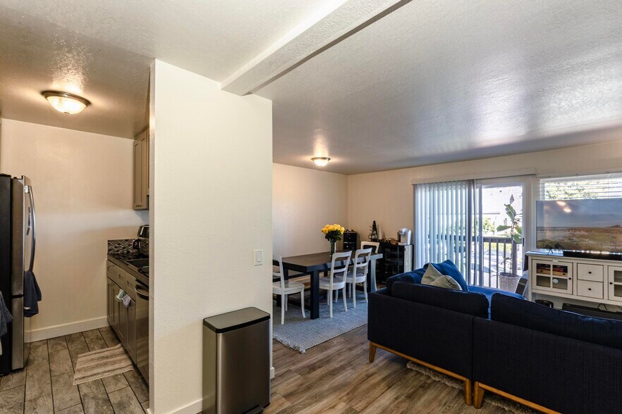 More Photos Of 457 Spencer St, Monterey Apartments For Sale