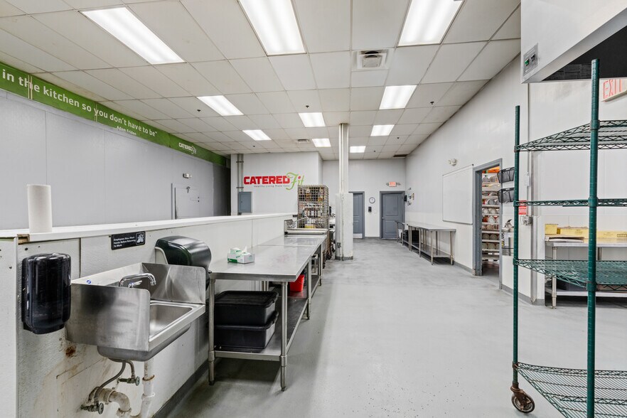 More Photos Of 5150 N State Road 7, North Lauderdale Refrigeration Cold Storage For Lease