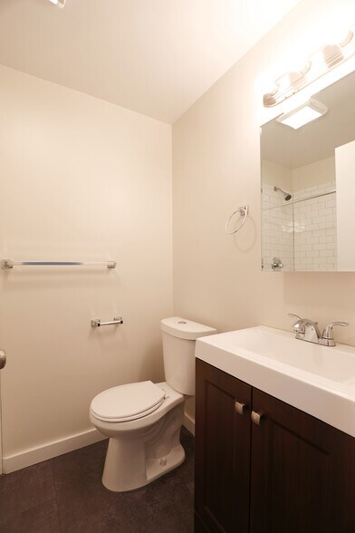 More Photos Of 669 Broadway, Ulster Park Hotel For Sale