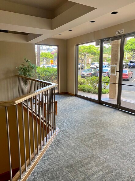 More Photos Of 10 Hoohui Rd, Lahaina Office For Lease