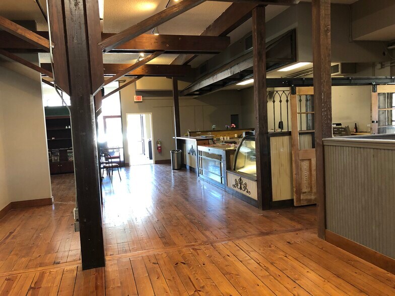 More Photos Of 1808 Front St, Slidell Office For Lease