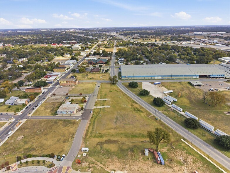 More Photos Of 425 Bridge st, Waco Land For Sale