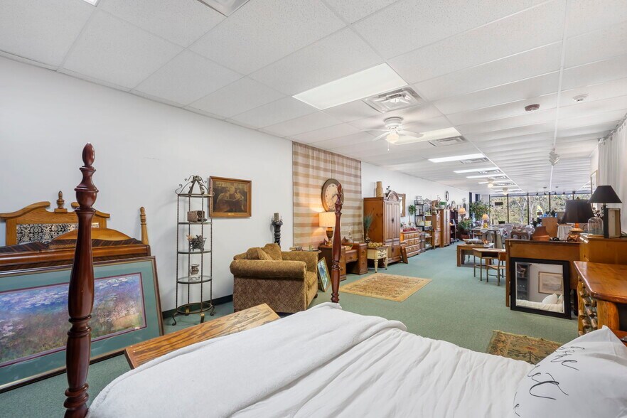 More Photos Of 1875 N State Highway CC, Nixa General Retail For Lease