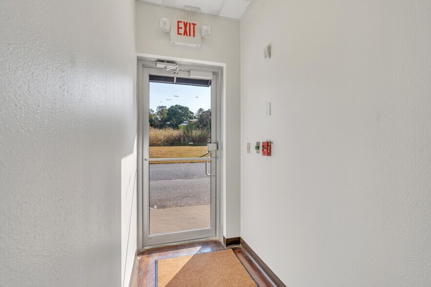 More Photos Of 3446 Wagon Wheel Rd, Springdale Light Manufacturing For Lease