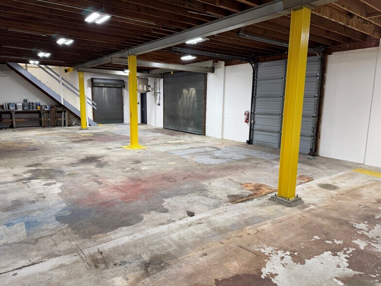 More Photos Of 179 Pennsylvania Ave, Malvern Warehouse For Lease