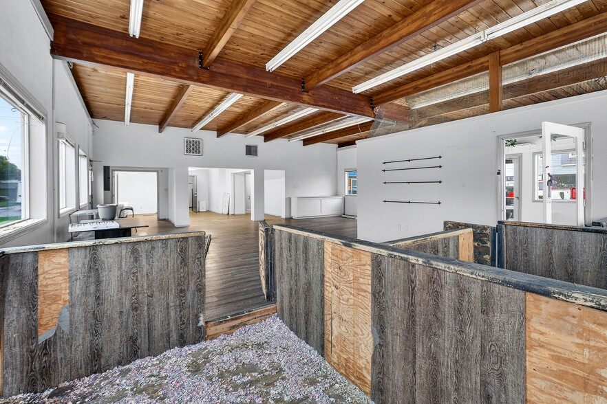 More Photos Of 814 E 2nd St, Newberg Office For Sale
