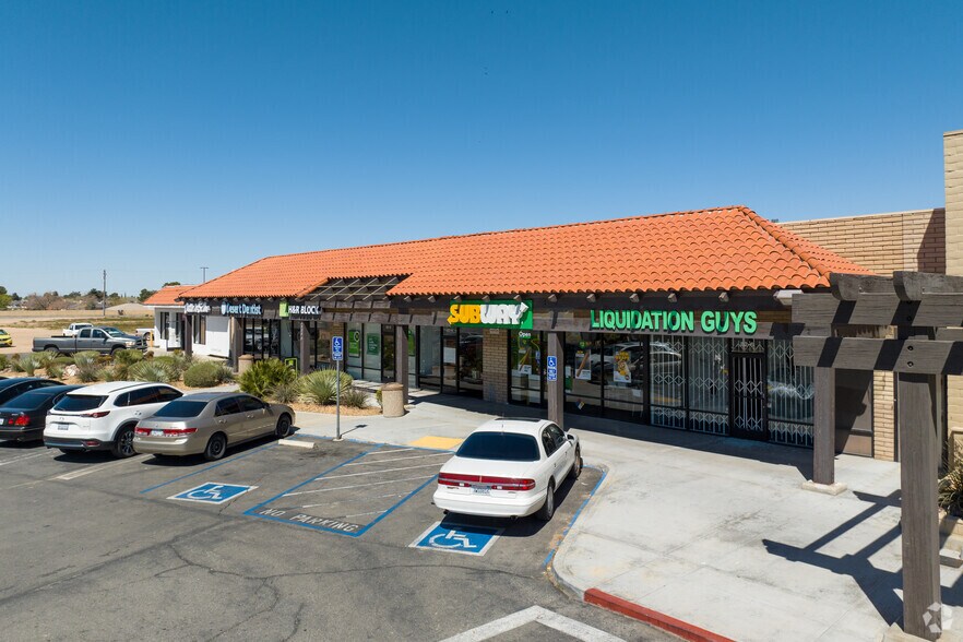 More Photos Of 21640 Bear Valley Rd, Apple Valley Storefront For Sale