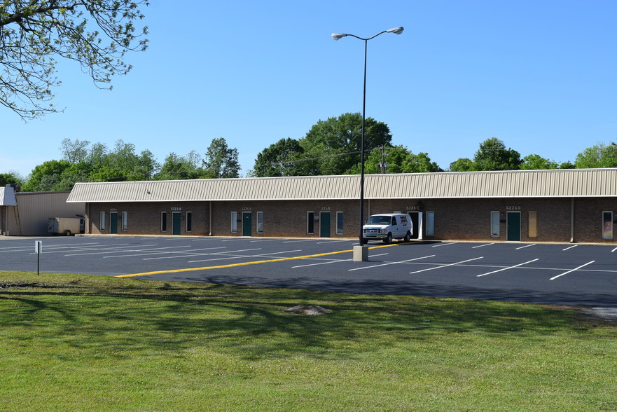 Primary Photo Of 5323-5325 Wares Ferry Rd, Montgomery Flex For Sale