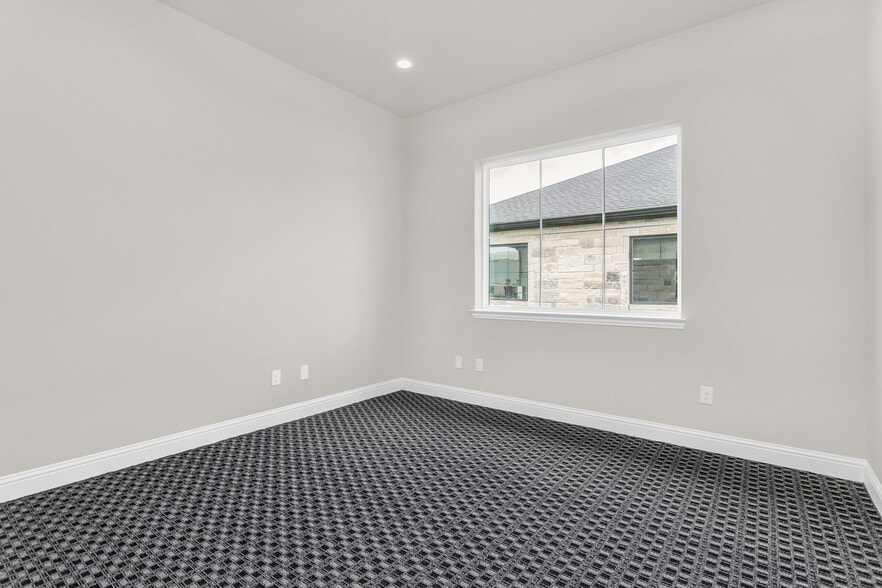 More Photos Of 6000 Alma Rd, McKinney Office For Lease