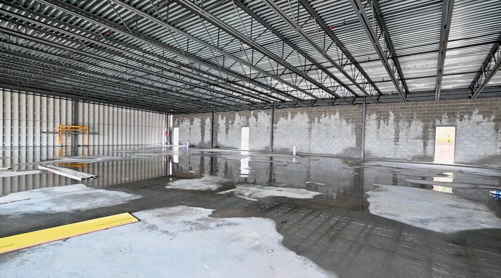 More Photos Of 11537 Antoine Dr, Houston General Retail For Lease