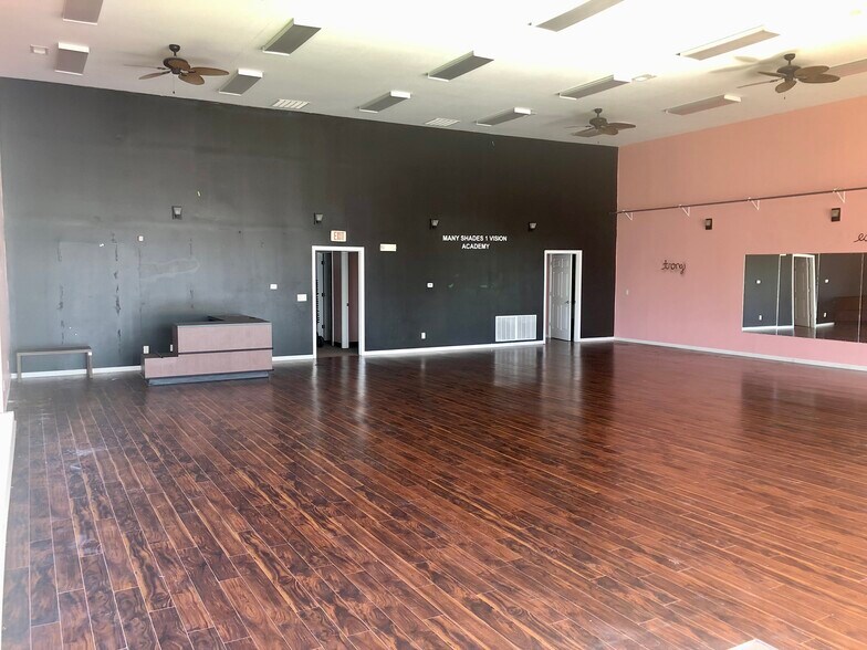 More Photos Of 1720 S Philo Rd, Urbana Freestanding For Lease