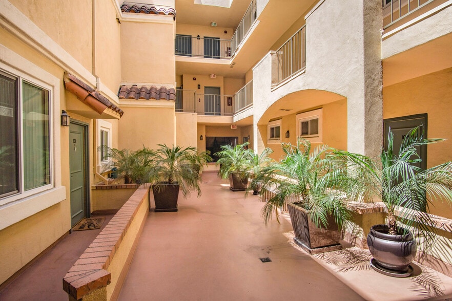 More Photos Of 3614 Empire Dr, Los Angeles Apartments For Sale