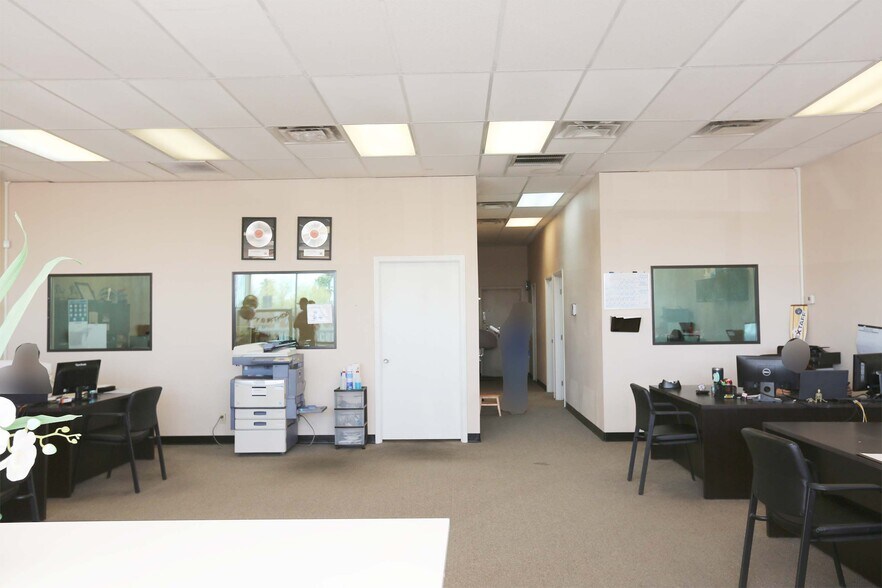 More Photos Of Thomas Rd @ SWC Thomas Rd. & 51st Ave., Phoenix Unknown For Lease