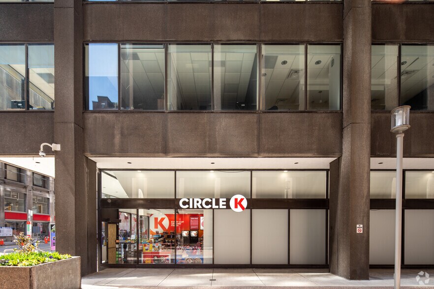 More Photos Of 10 King St E, Toronto Office For Lease