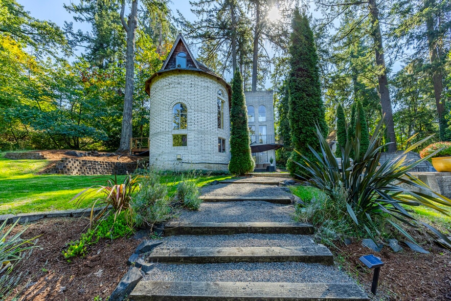 More Photos Of 1820 E 28th Ave, Eugene Multifamily For Sale