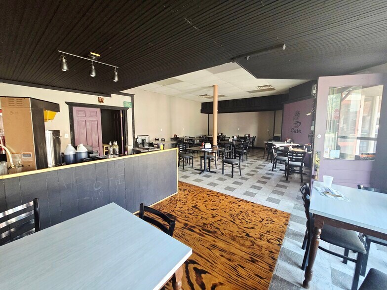 More Photos Of 401 Main St, Tarkio Restaurant For Sale