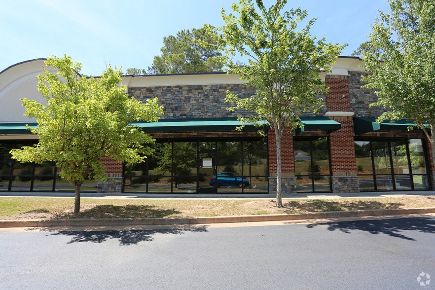 More Photos Of 1910 Eagle Dr, Woodstock Freestanding For Lease