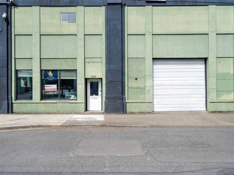 More Photos Of 1535 SE 9th Ave, Portland Warehouse For Lease
