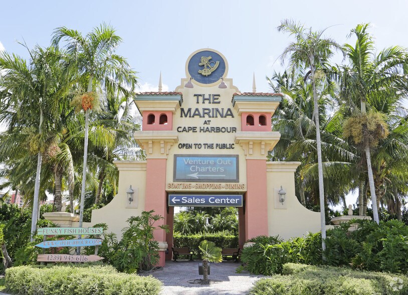 More Photos Of 5781 Cape Harbour Dr, Cape Coral Apartments For Lease