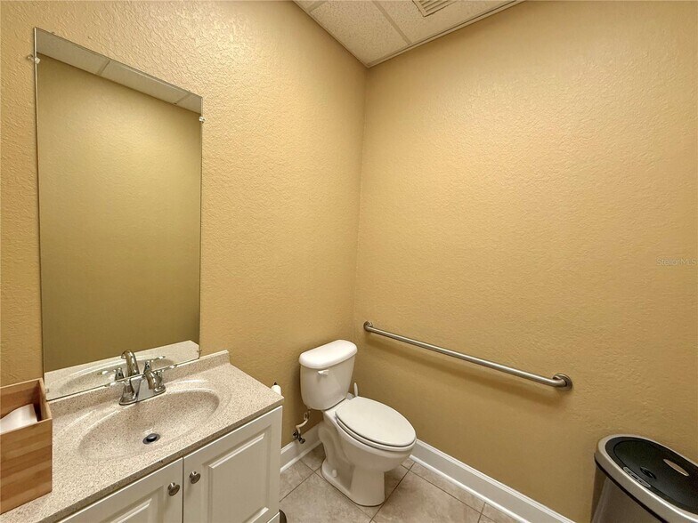 More Photos Of 1402 W Fletcher Ave, Tampa Coworking Space