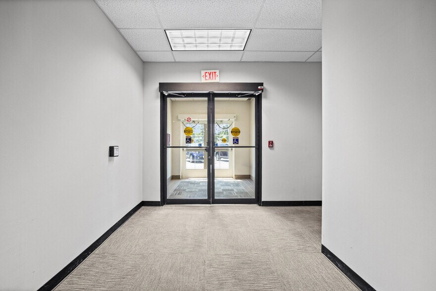 More Photos Of 70 Elizabeth Blackwell St, Geneva Office For Lease