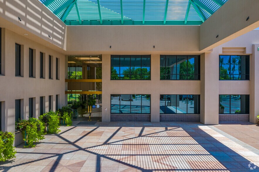 More Photos Of 8777 N Gainey Center Dr, Scottsdale Office For Lease
