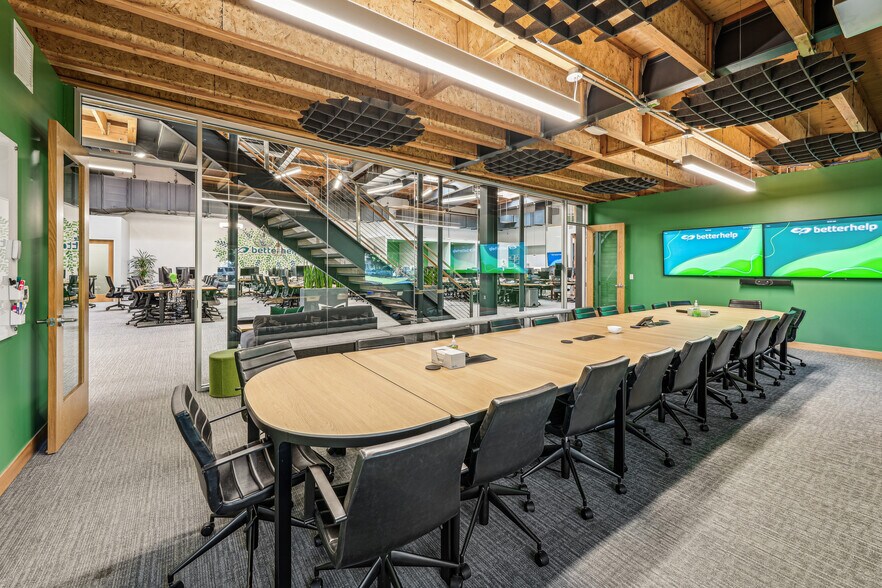 More Photos Of 990 Villa St, Mountain View Loft Creative Space For Lease