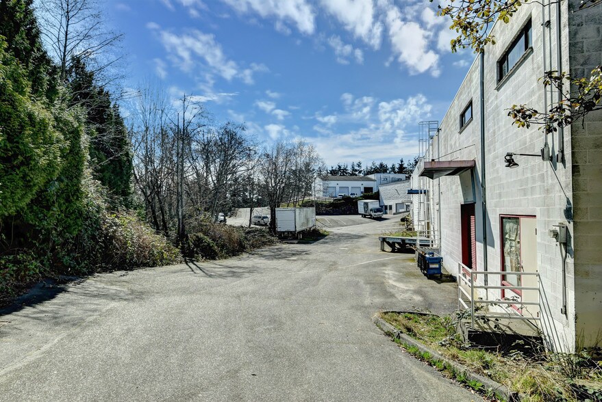 More Photos Of 20423 Highway 99, Lynnwood Freestanding For Sale
