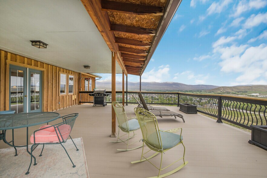 More Photos Of 13 Gott Ln, Salmon Hospitality For Sale