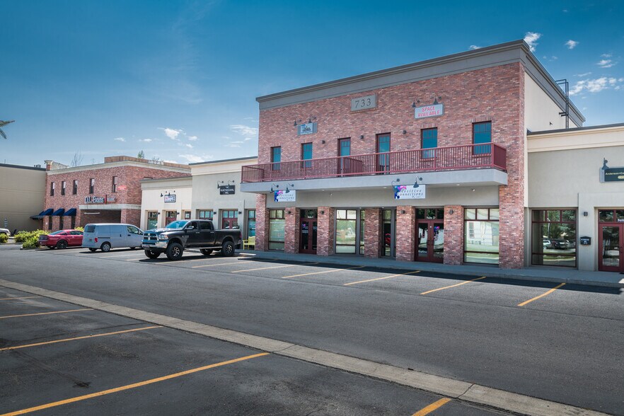 Primary Photo Of 733 N Main St, Bellevue Storefront For Sale