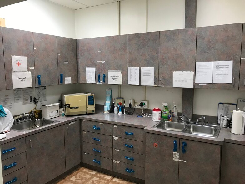 More Photos Of 301-307 N Main St, Santa Ana Storefront For Sale