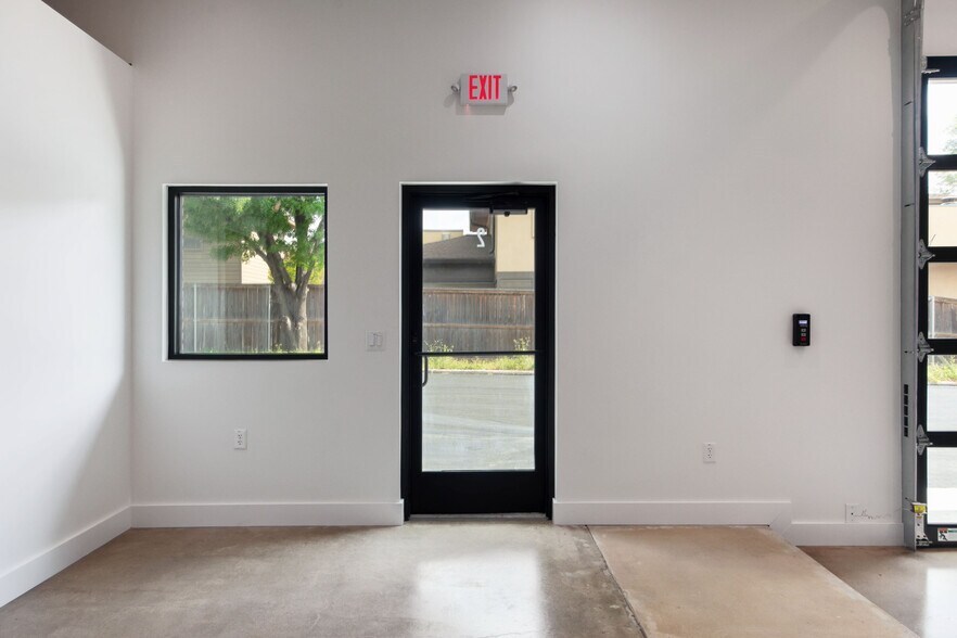 More Photos Of 5602 Clay Ave, Austin Loft Creative Space For Lease