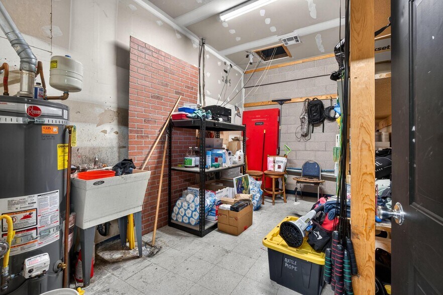 More Photos Of 75 N 200 W, Hurricane Freestanding For Sale