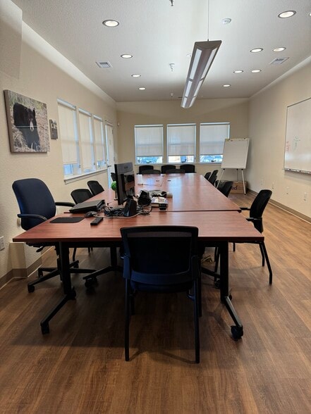 More Photos Of 525 E Cotati Ave, Cotati Office For Sale