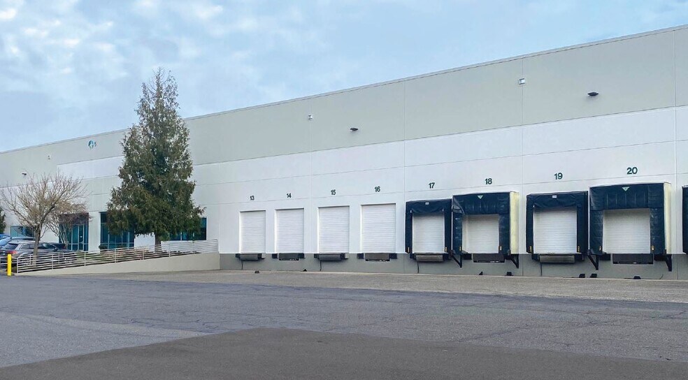 More Photos Of 5220-5232 NE 152nd Pl, Portland Warehouse For Lease